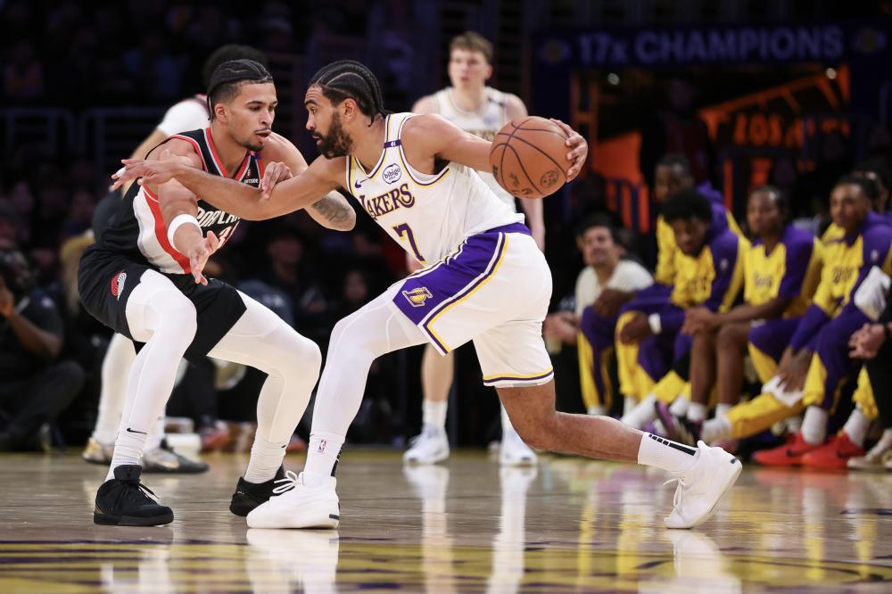 强队时屡次 强队时屡次