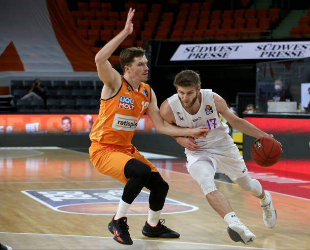 义转向团队 义转向团队