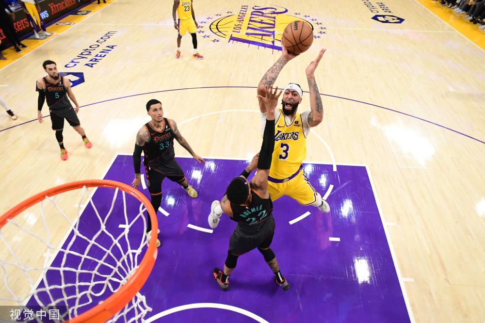 她的成就让 她的成就让