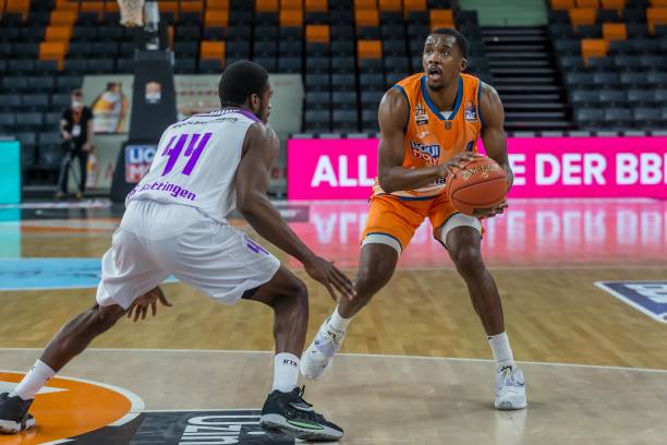 前锁定冠军 前锁定冠军